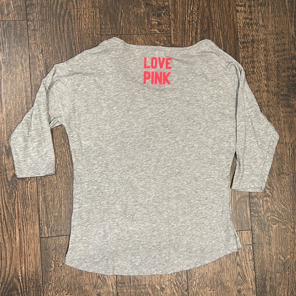 Victoria’s Secret Pink with 5th & Ocean Clothing- Chicago Cubs Oversized T-Shirt - Picture 3 of 3